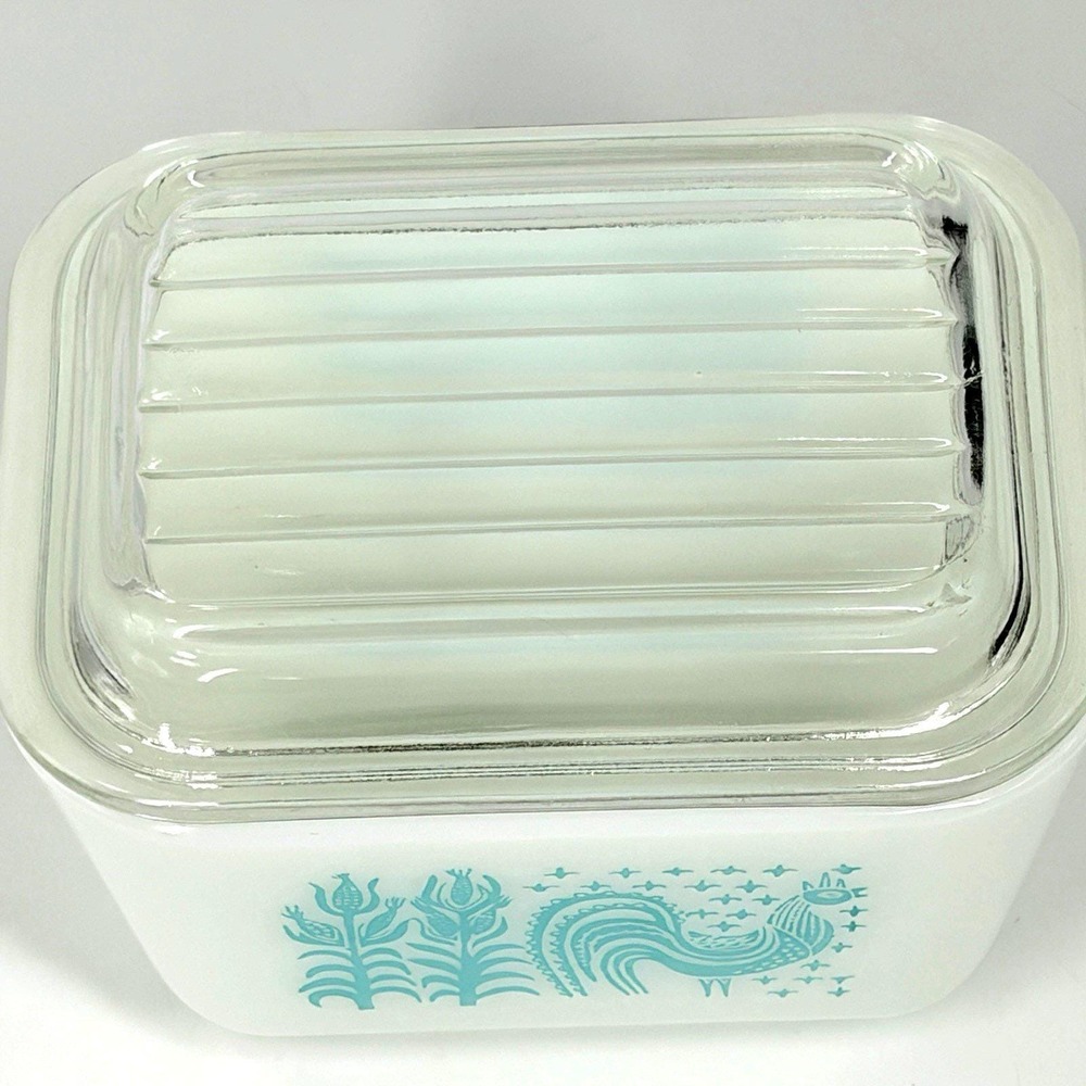 Vintage Pyrex Amish Butterprint  Refrigerator Dish 501B w/ Lid  1 1/2 Cups - Picture 3 of 10
